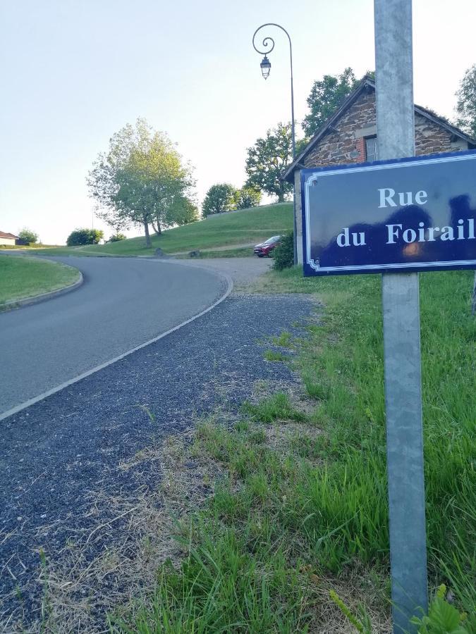 Le Miraillet, Gite Saint-Illide Exterior foto