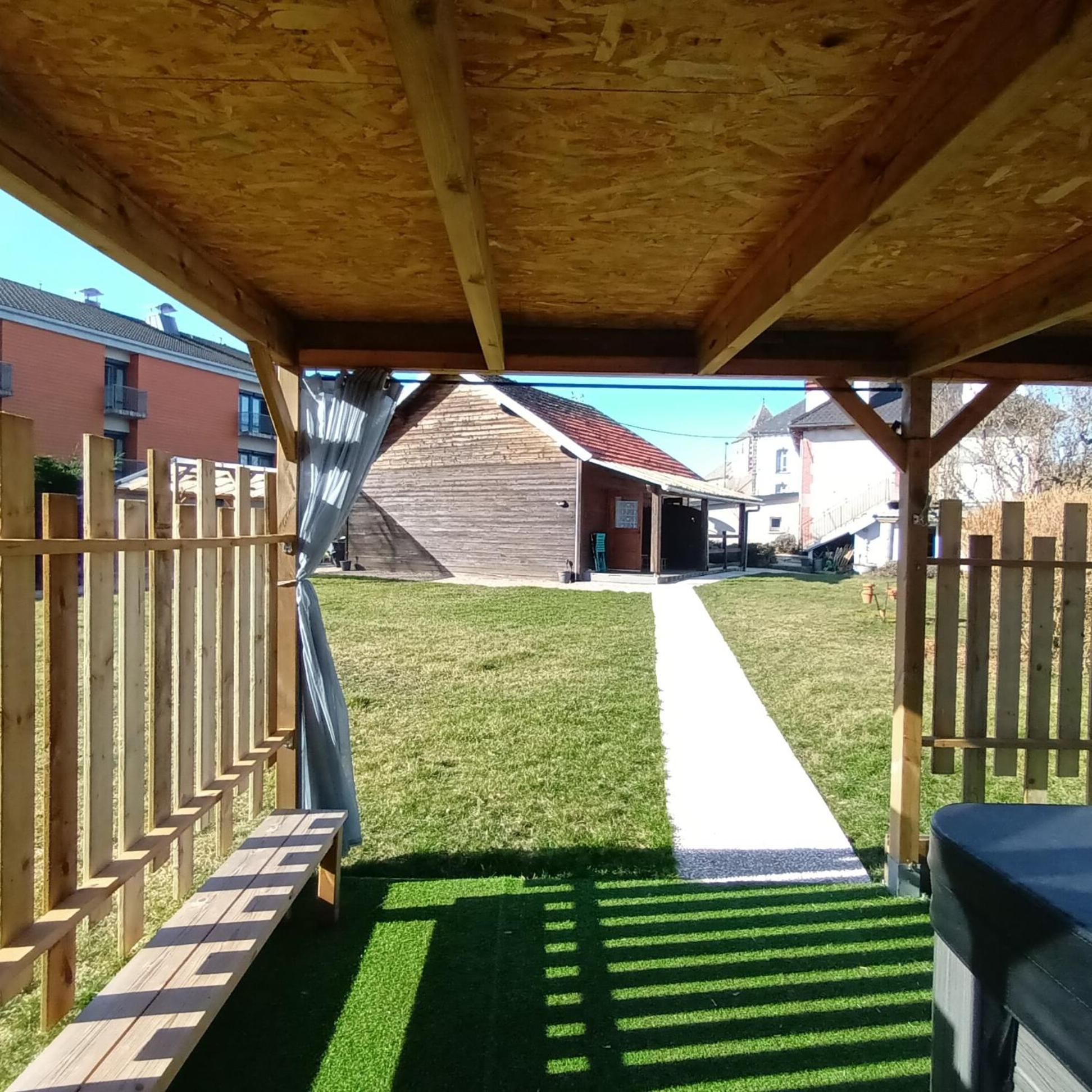 Le Miraillet, Gite Saint-Illide Exterior foto
